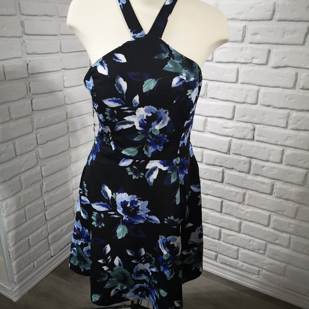 Guilty Ladies Black with Flower Pattern Size Large Sleeveless Halter Dress